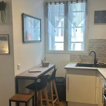 Cosy Centre 아파트 *